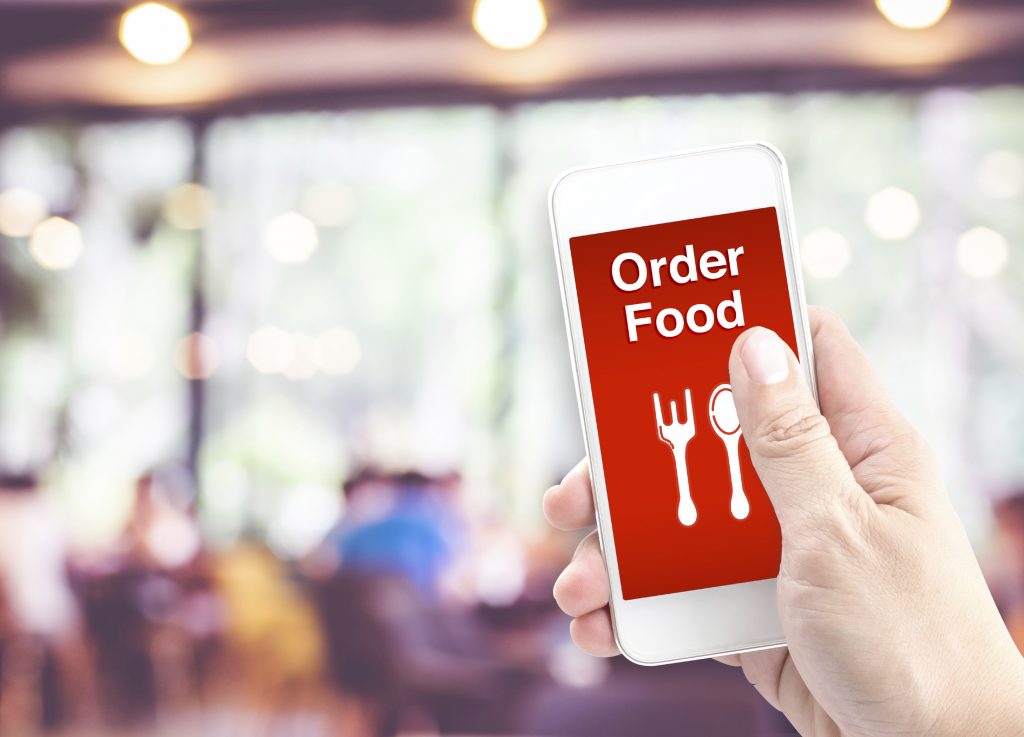 Advantages of Using a Mobile Ordering App for Your Restaurant
